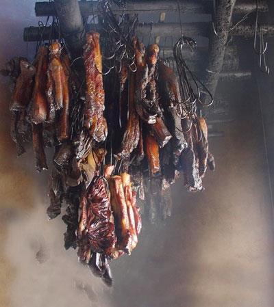 Thịt trâu gác bếp- ẩm thực hấp dẫn Mai Châu